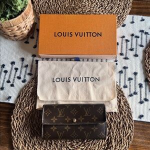Louis Vuitton Monogram Sarah Wallet